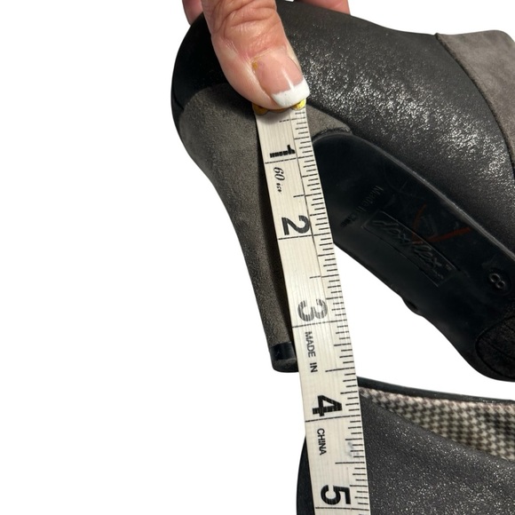 Dexflex Comfort Two Tone Gray Spiked Heel Bootie Sz 8 - Picture 12 of 12